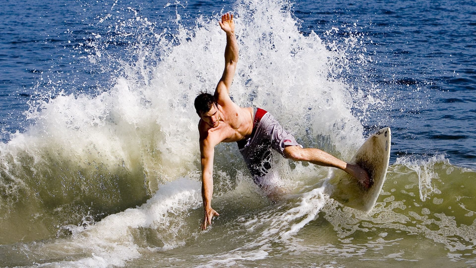 世界杯亚洲区预选赛：韩国五连胜高居小组第一 孙兴慜连场奉献进球